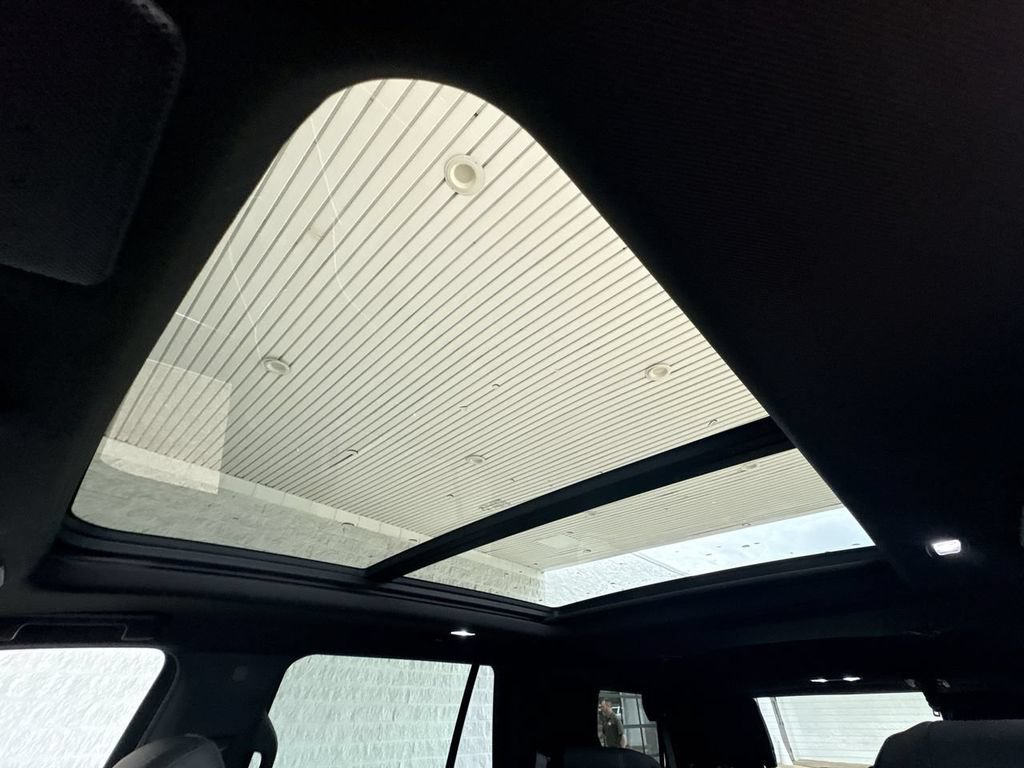 Certified 2023 Cadillac Escalade Premium Luxury AWD/4WD image 19