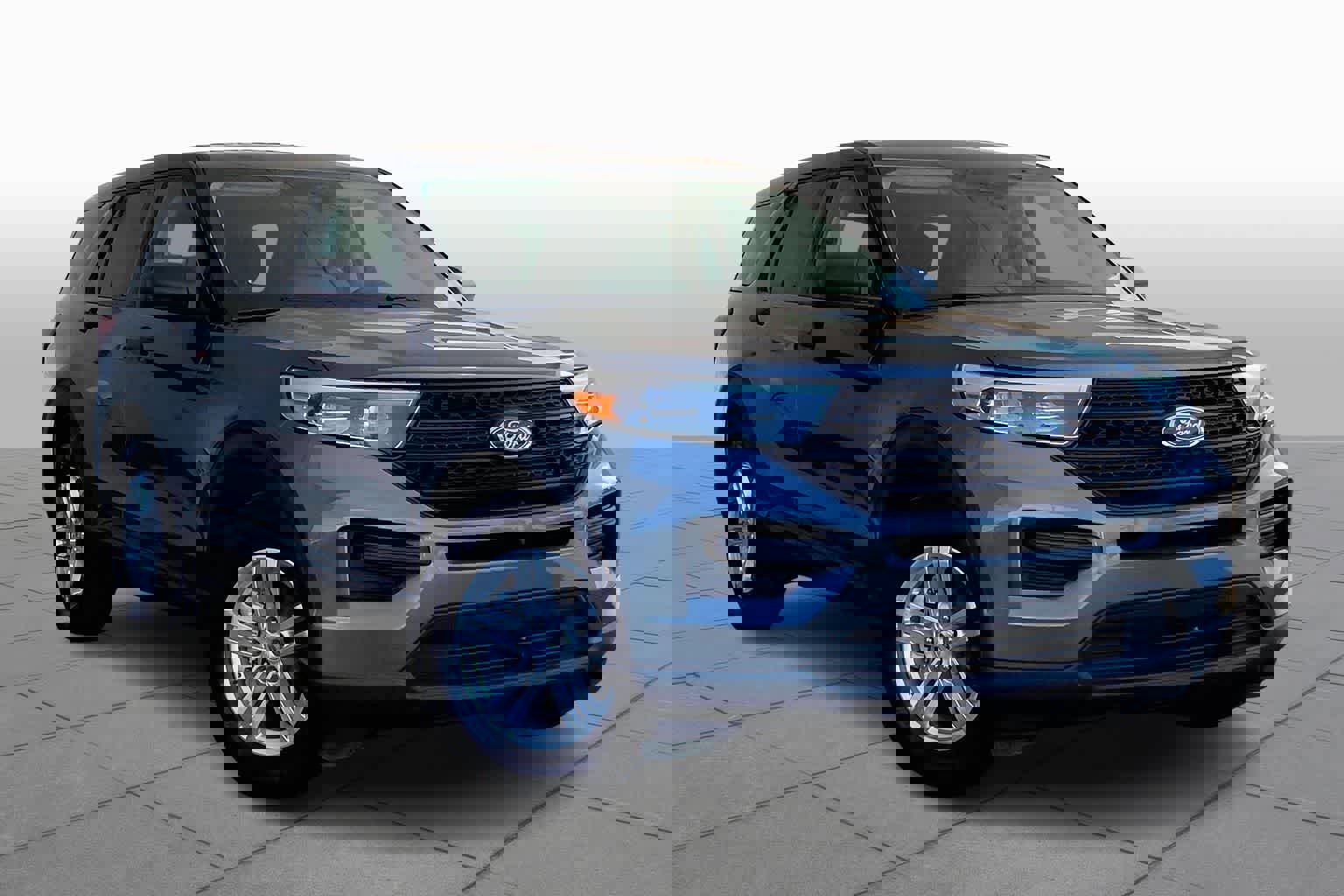 Used 2023 Ford Explorer 4WD image 3