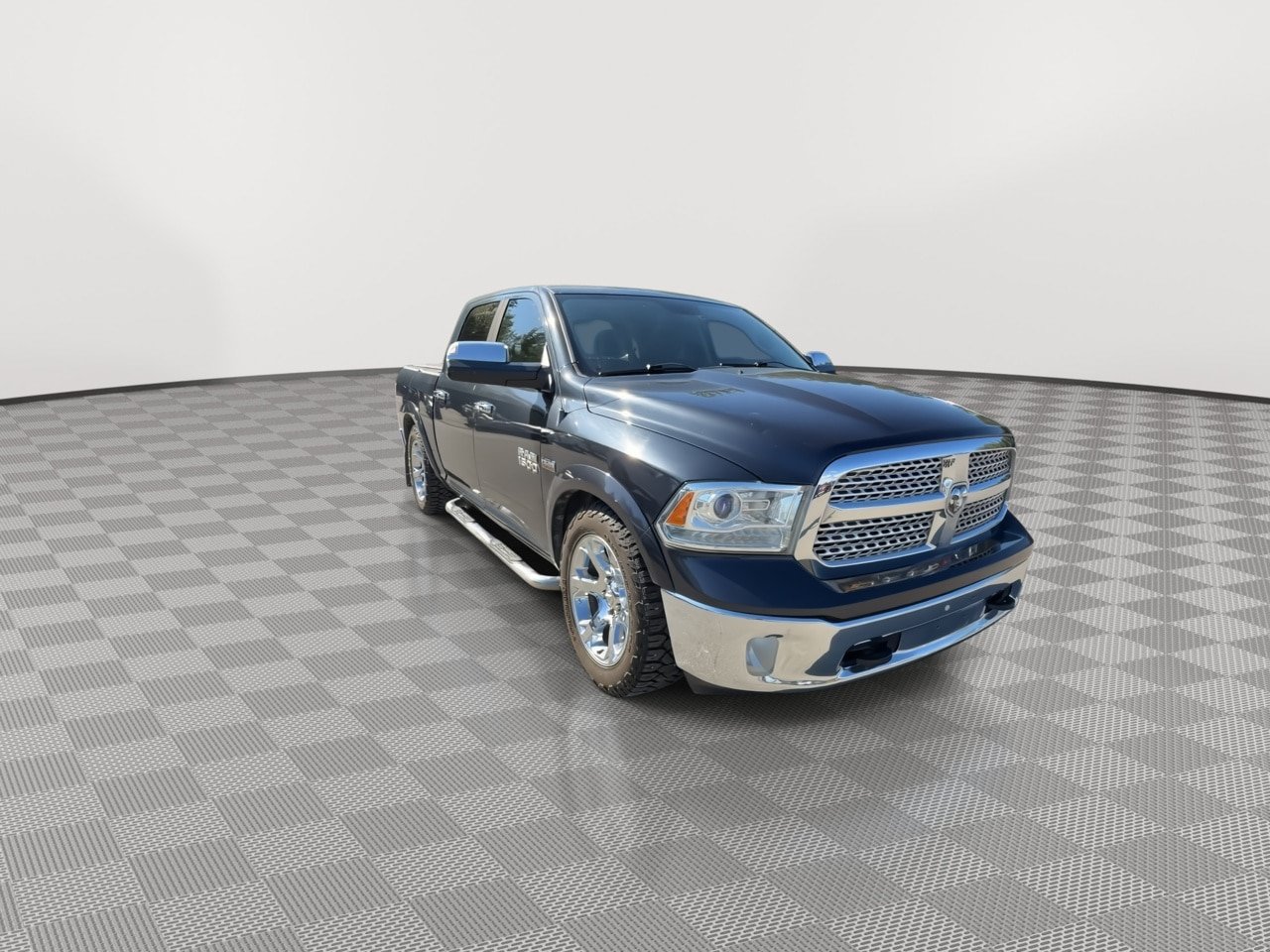 Used 2013 RAM 1500 Laramie w/ Convenience Group AWD/4WD image 2