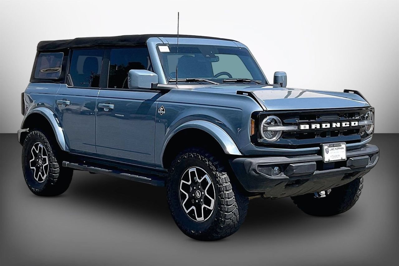 Used 2023 Ford Bronco Outer Banks AWD/4WD image 2