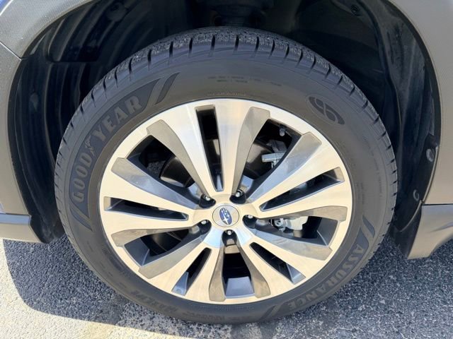 Used 2020 Subaru Ascent Limited w/ Technology Package image 12