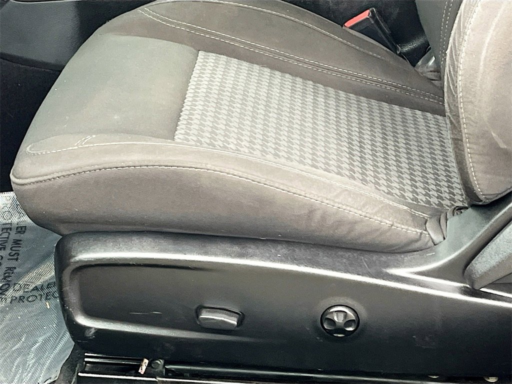 Used 2020 Dodge Challenger SXT w/ Blacktop Package image 18