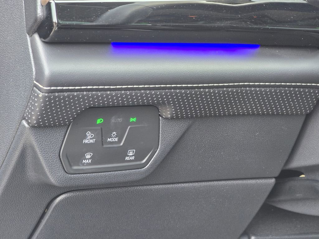 Used 2024 Volkswagen Atlas SEL Premium R-Line image 40