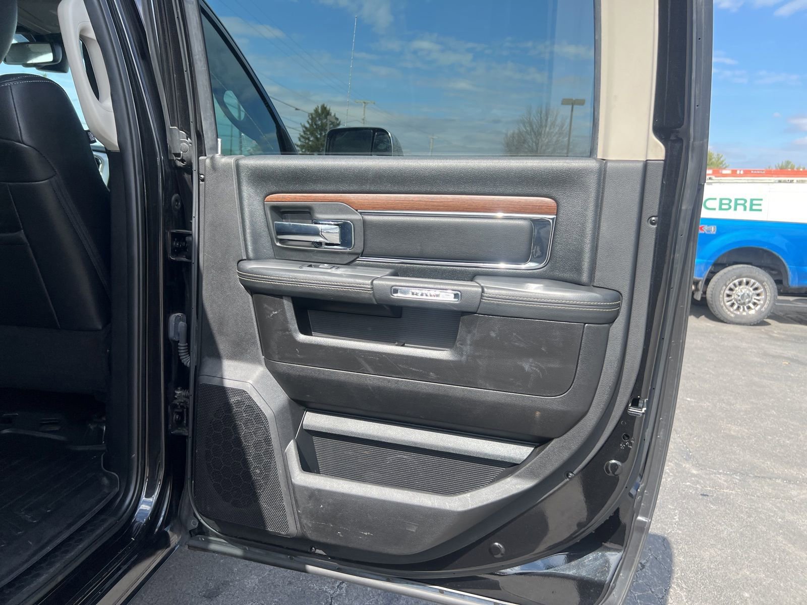 Used 2018 RAM 3500 Laramie image 32