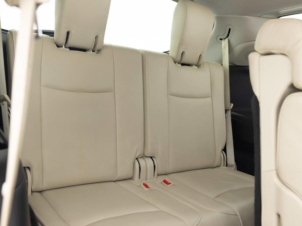 Used 2019 INFINITI QX60 Luxe w/ Essential Package image 31