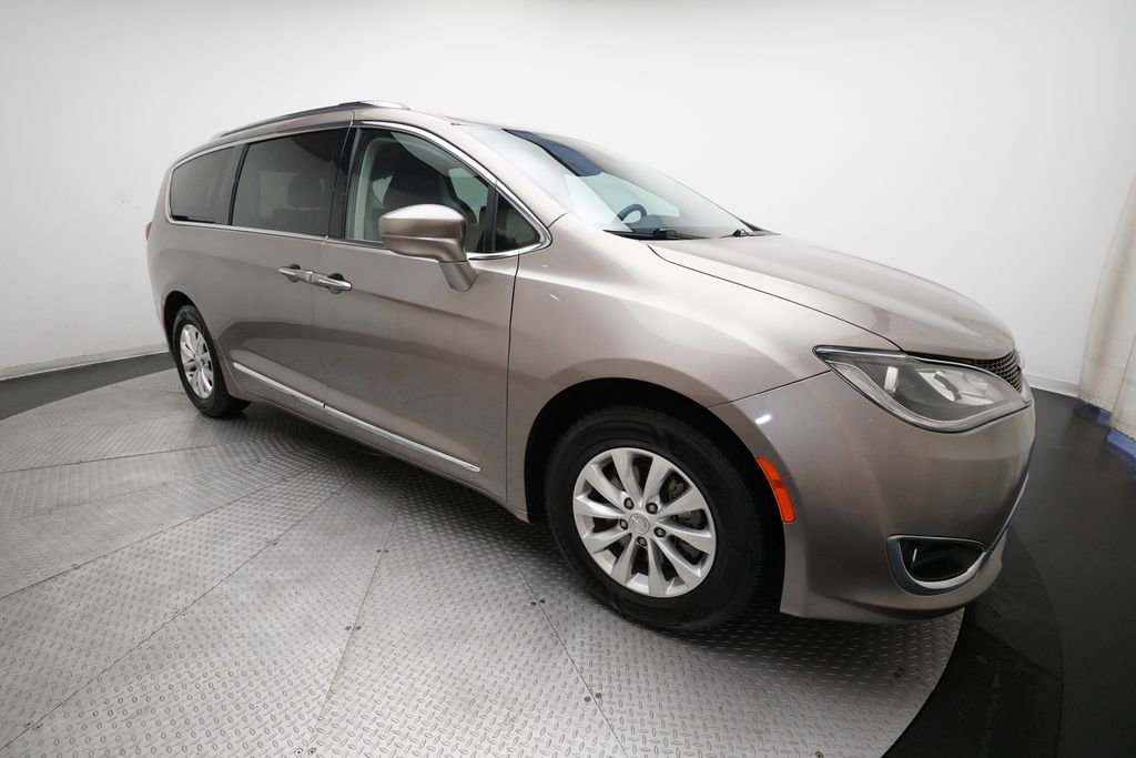 Used 2018 Chrysler Pacifica Touring-L w/ Premium Audio Group image 37