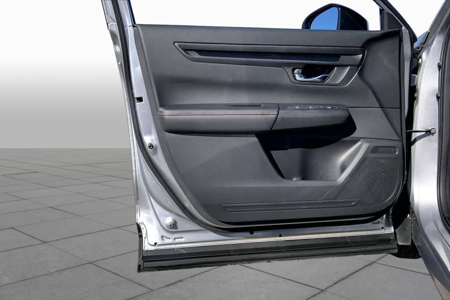 Used 2025 Honda CR-V Sport image 21