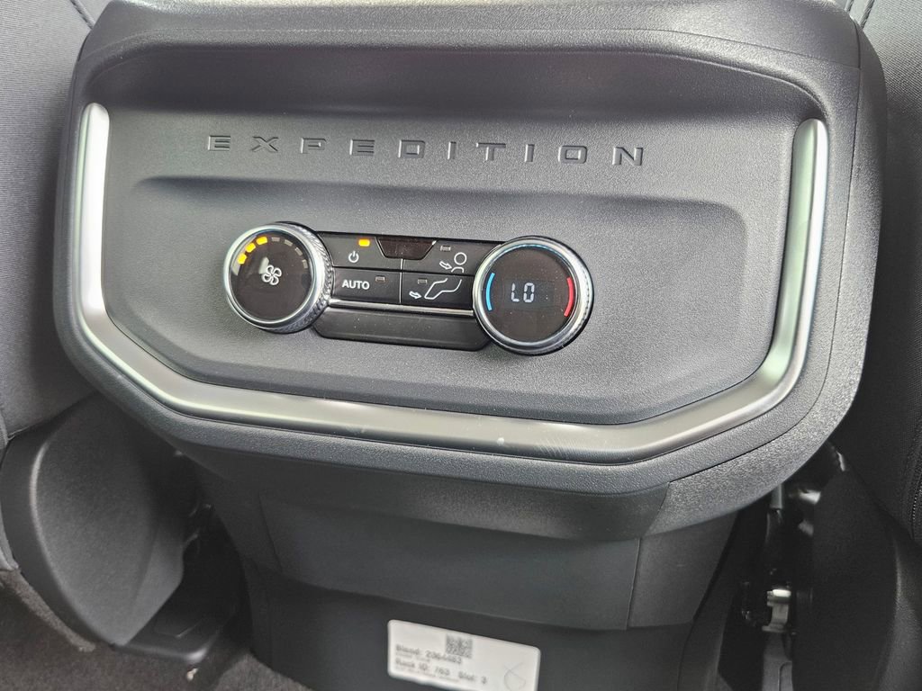 New 2025 Ford Expedition Active image 34