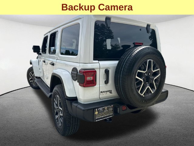 Used 2026 Jeep Wrangler Unlimited Sahara AWD/4WD image 8