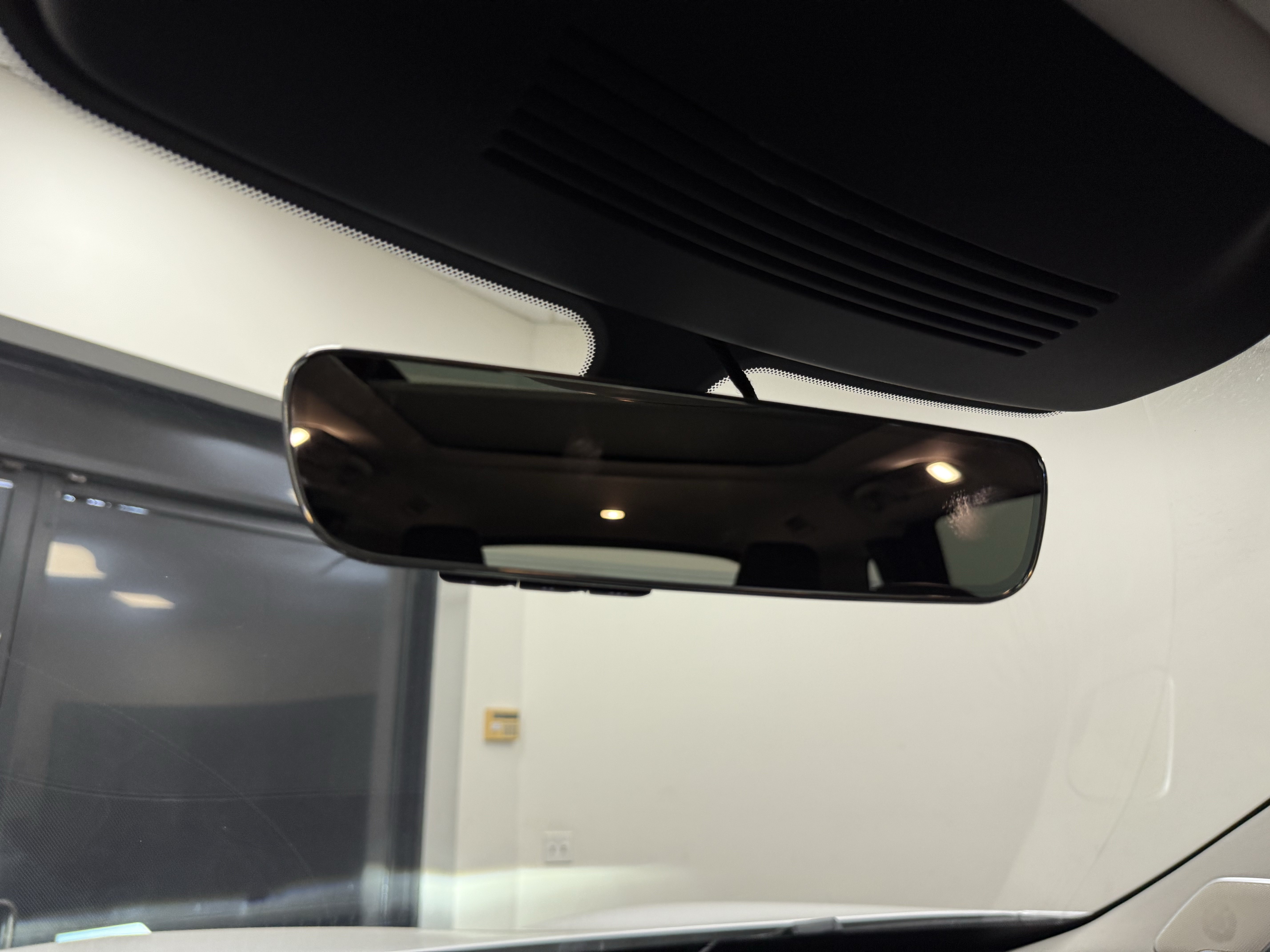 Certified 2027 INFINITI QX60 Luxe w/ Family Package FWD image 25