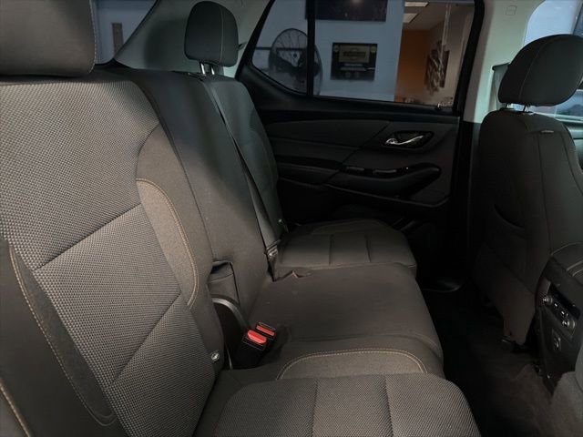 Used 2020 Chevrolet Traverse LS image 28