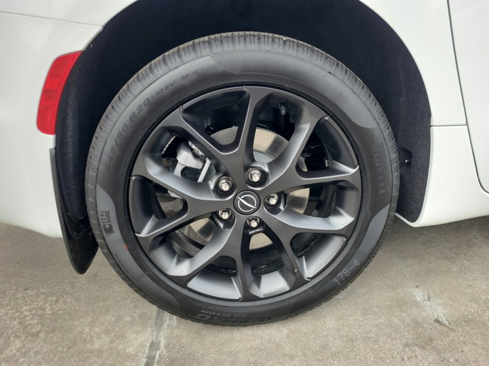 New 2026 Chrysler Pacifica Select w/ S Appearance Package image 23