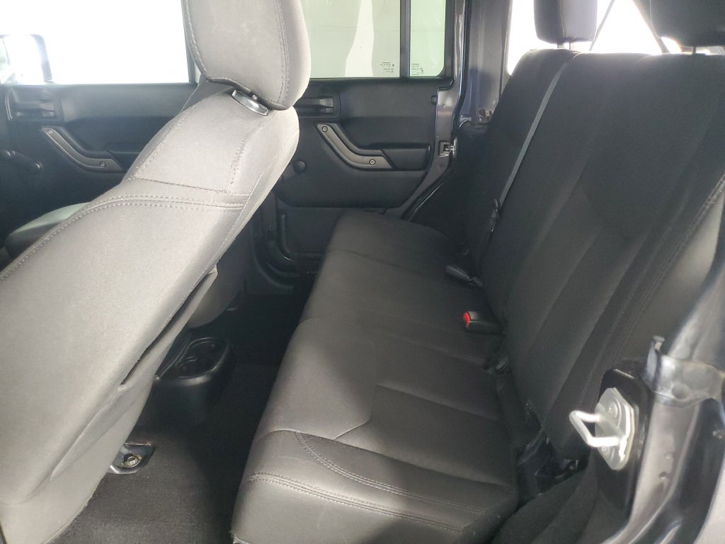 Used 2018 Jeep Wrangler Unlimited Sport w/ Connectivity Group AWD/4WD image 13