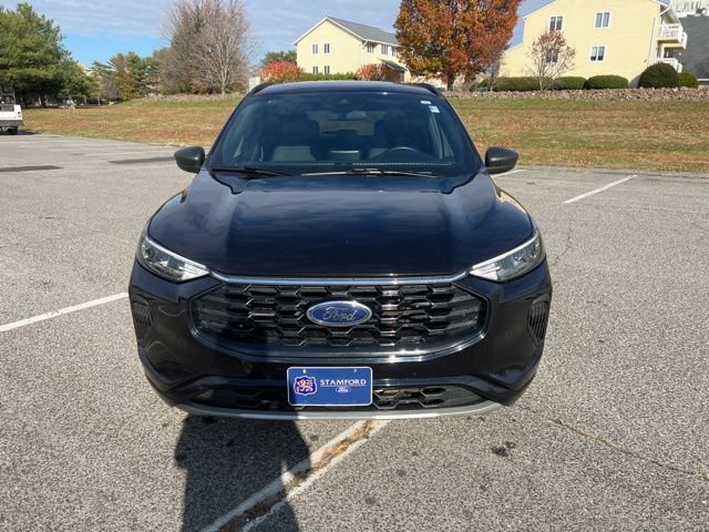 Used 2023 Ford Escape ST-Line image 2