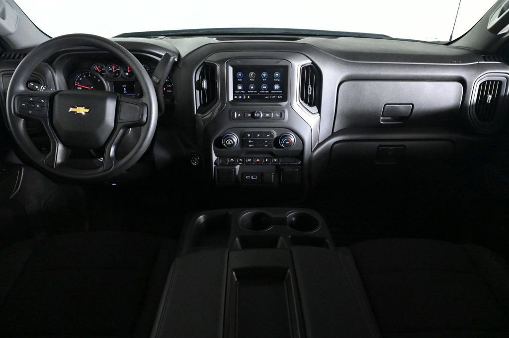 Used 2025 Chevrolet Silverado 1500 Custom RWD image 9