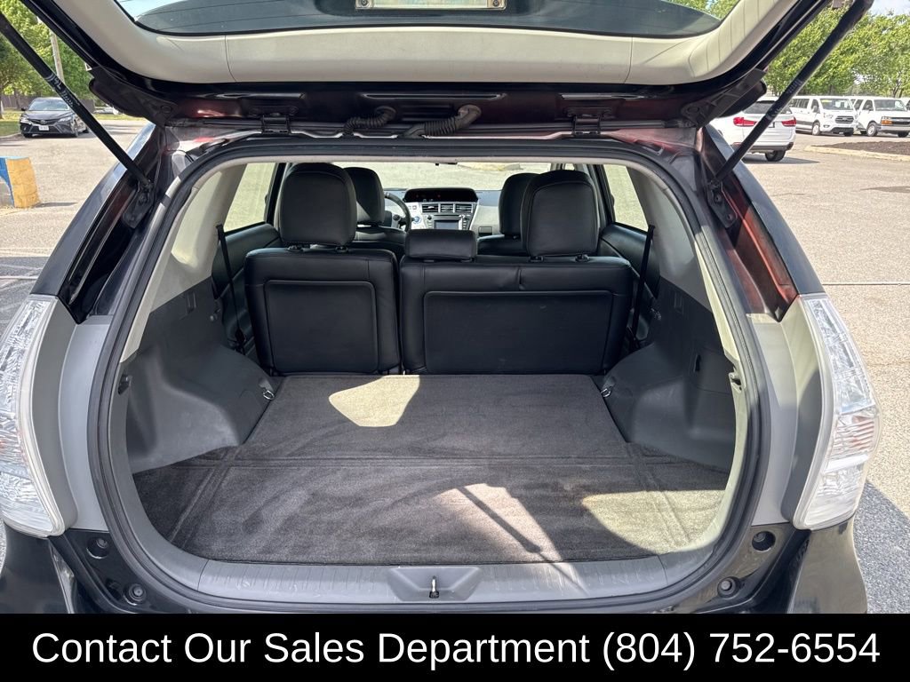 Used 2014 Toyota Prius V Three w/ Preferred Accessory Package FWD image 12