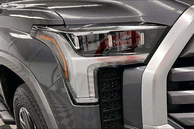 Used 2025 Toyota Tundra Limited image 35