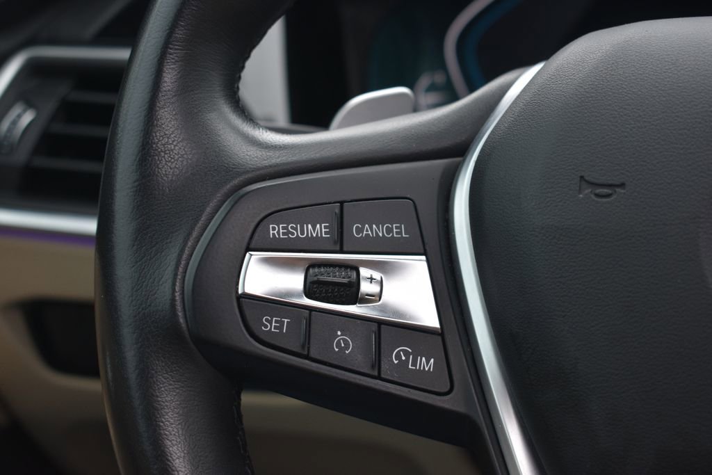 Used 2022 BMW 330e 330e iPerformance image 15