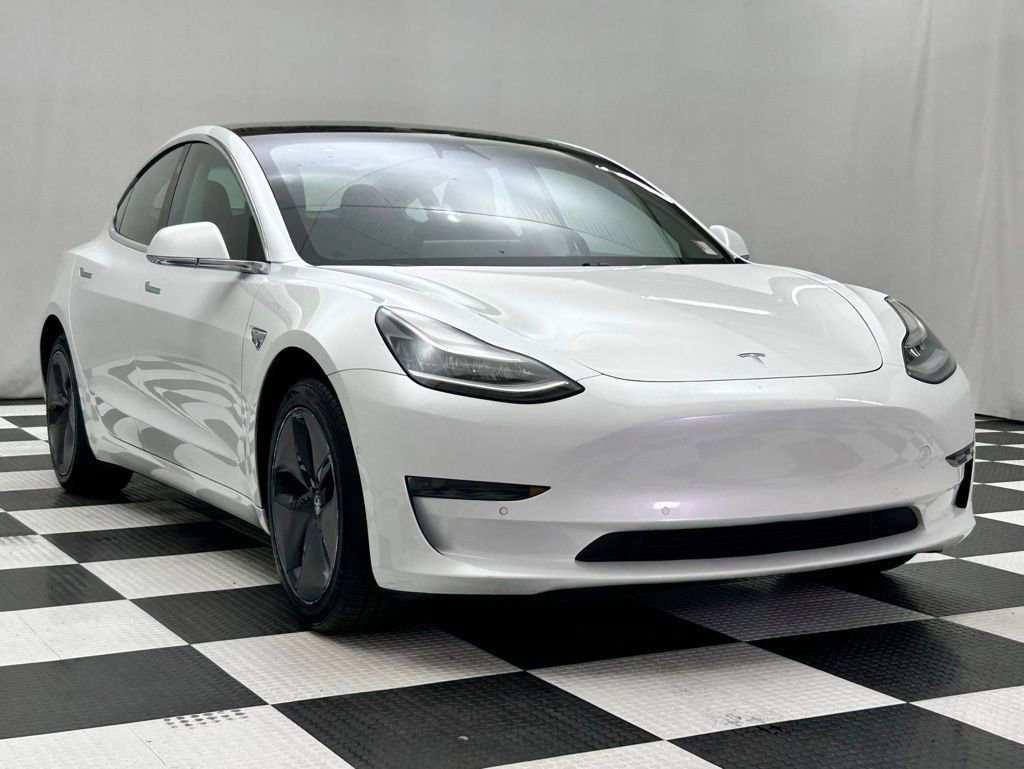 Used 2020 Tesla Model 3 Standard Range Plus image 2