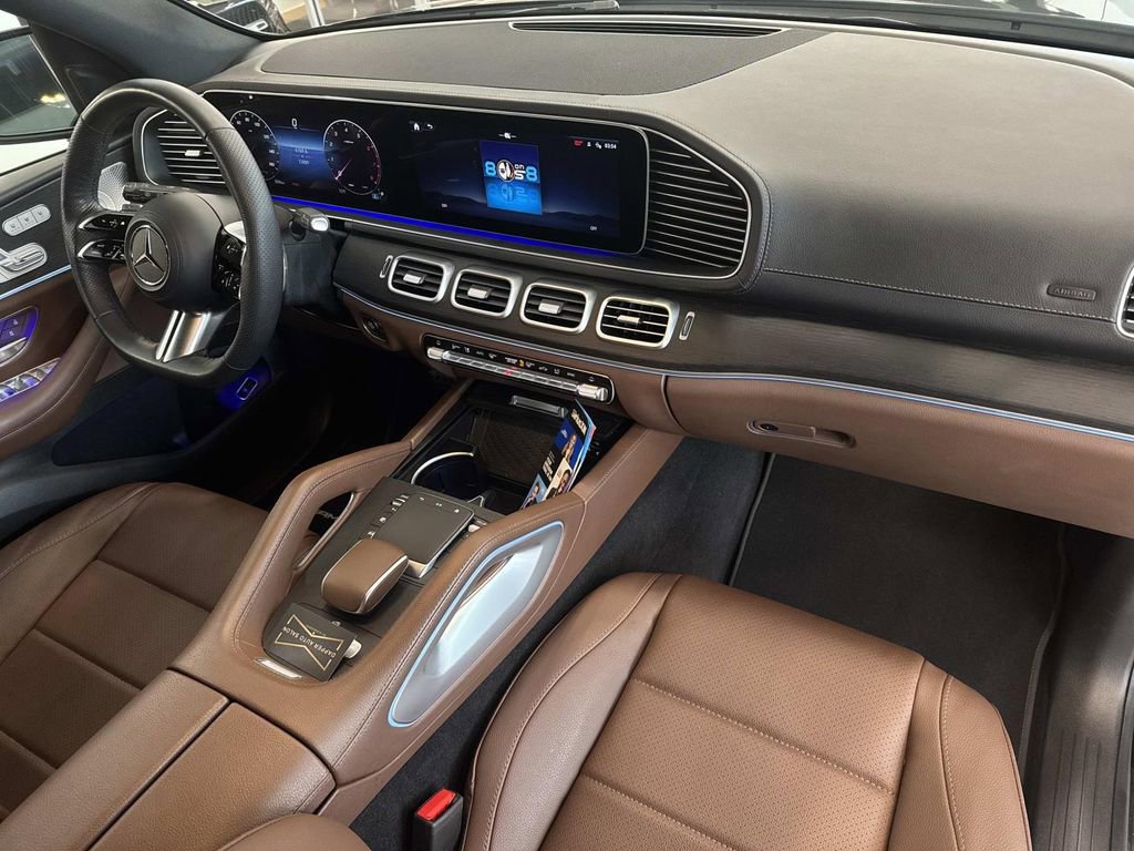 Used 2024 Mercedes-Benz GLS 450 4MATIC image 13