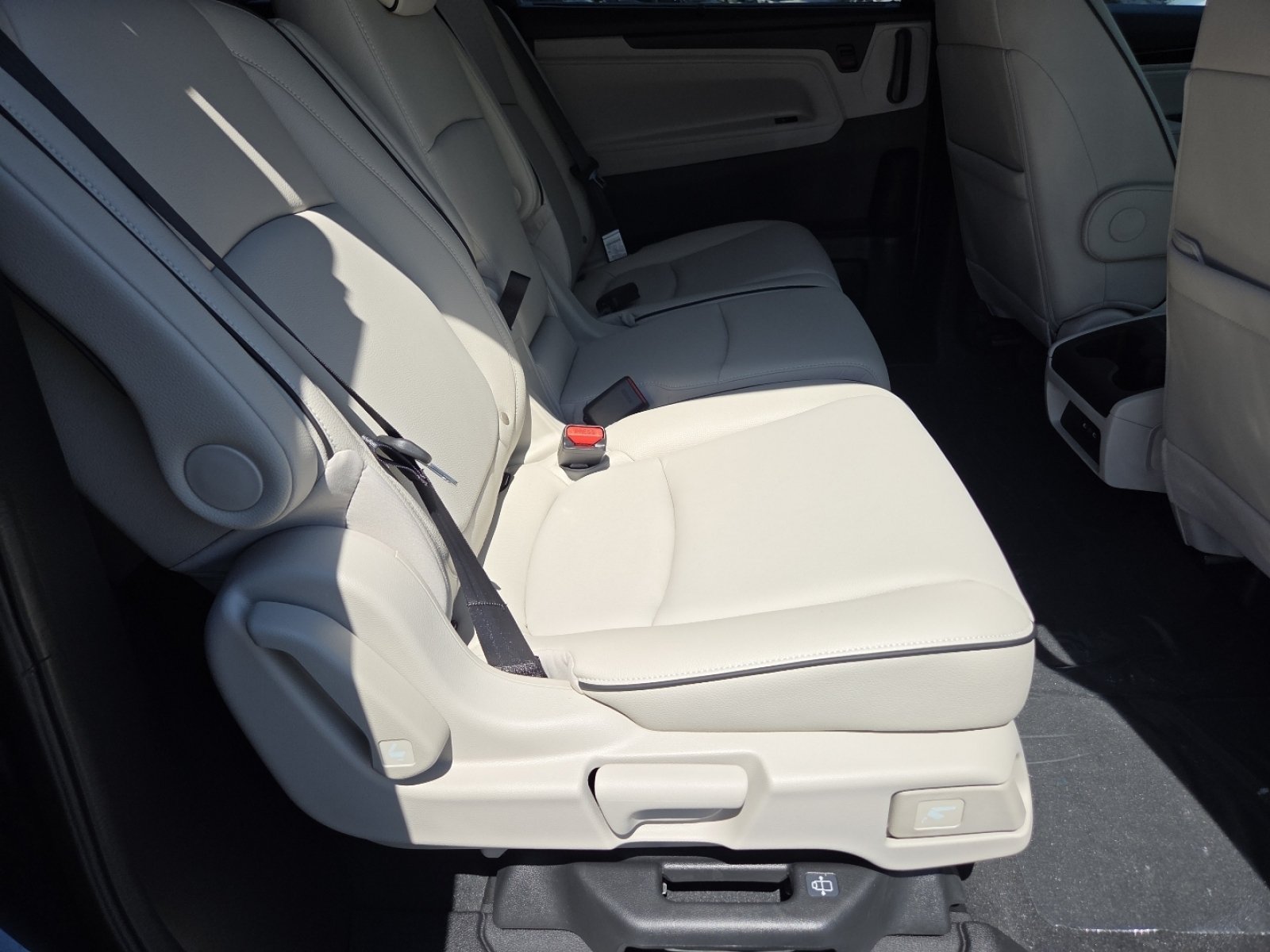 New 2026 Honda Odyssey Touring image 27