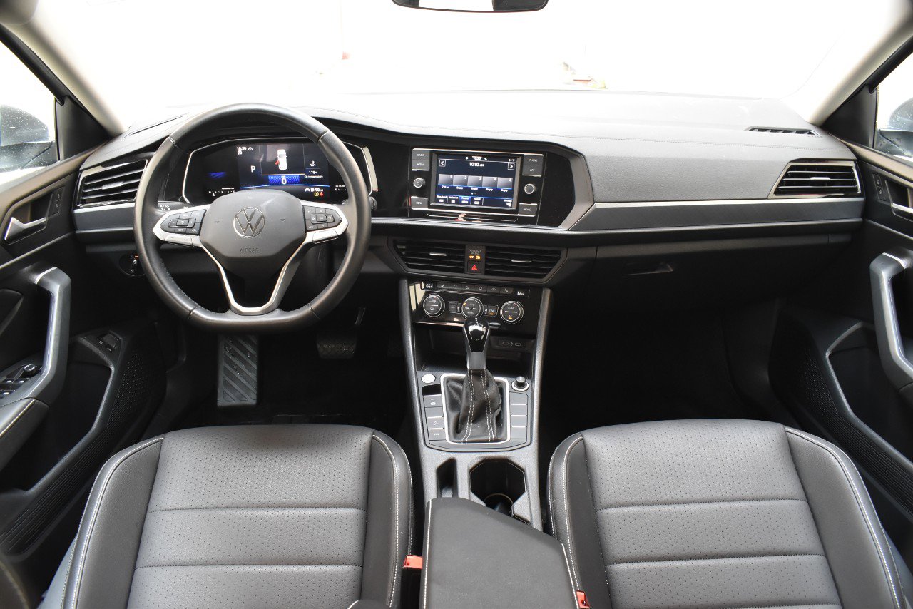 Used 2024 Volkswagen Jetta SE FWD image 22