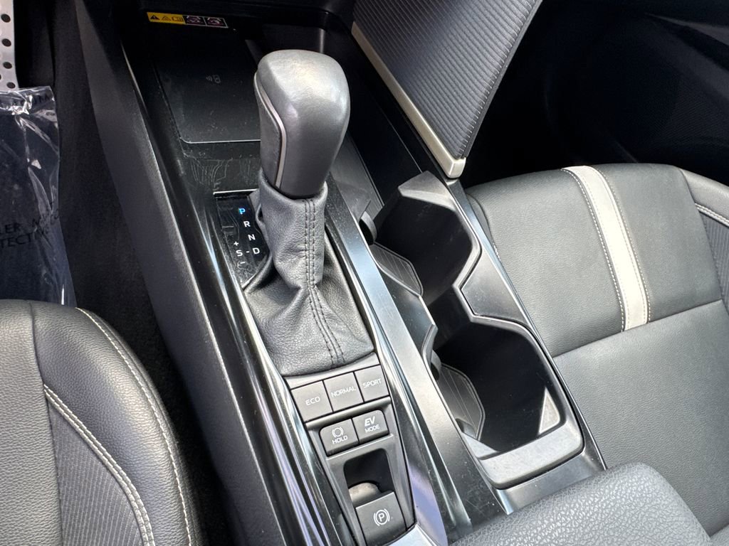Used 2025 Toyota Camry SE image 31