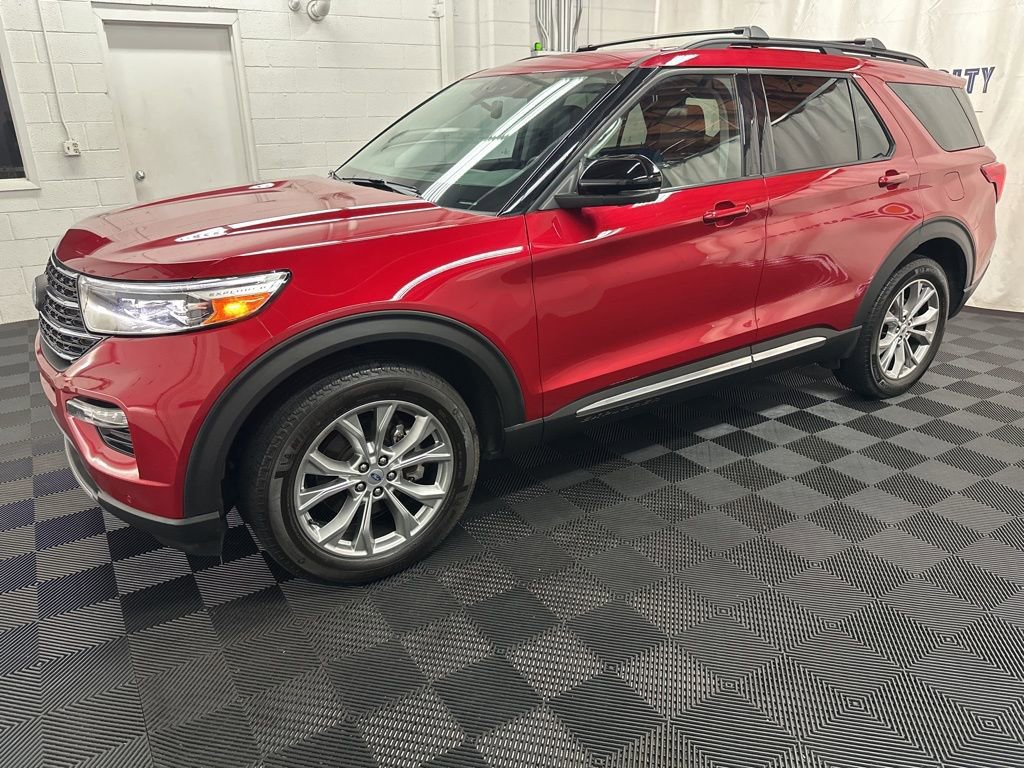 Used 2023 Ford Explorer XLT w/ Equipment Group 202A image 5