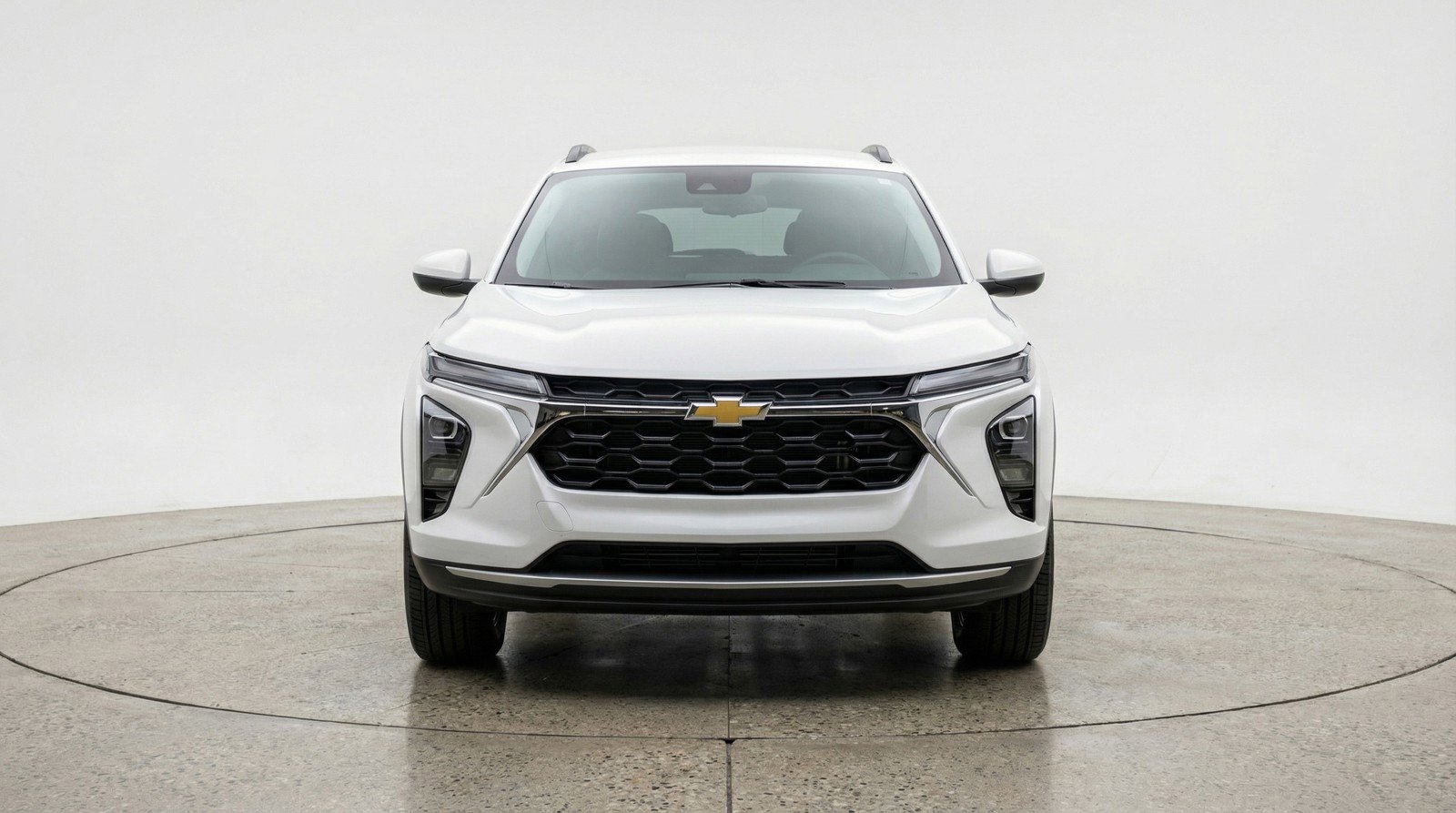 Used 2025 Chevrolet Trax LT FWD image 2
