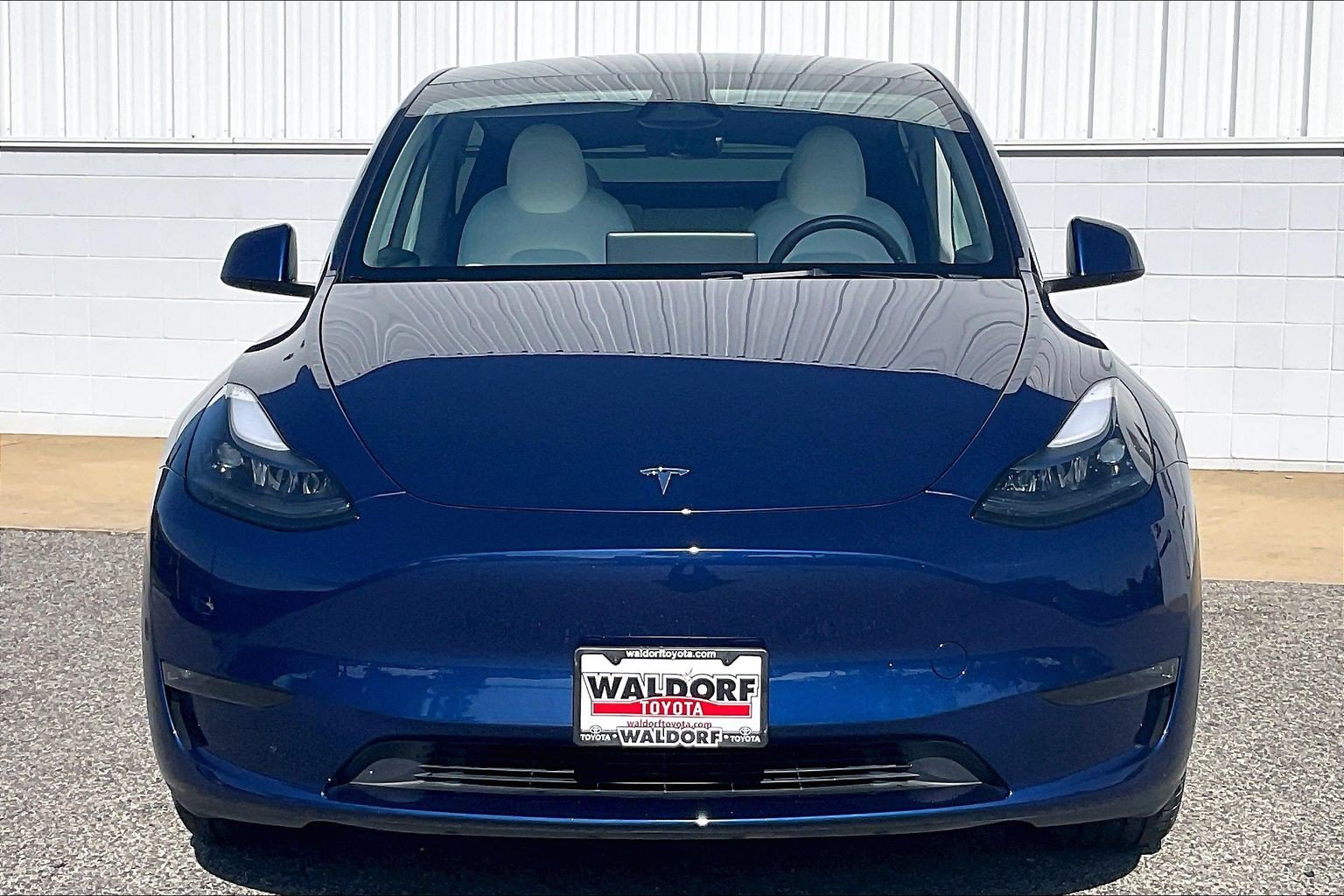 Used 2024 Tesla Model Y Long Range AWD/4WD image 3
