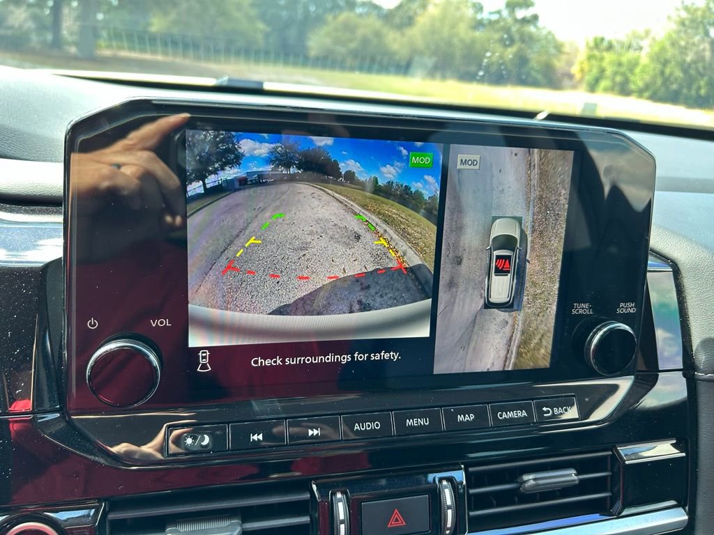 Used 2022 Nissan Pathfinder SL image 25