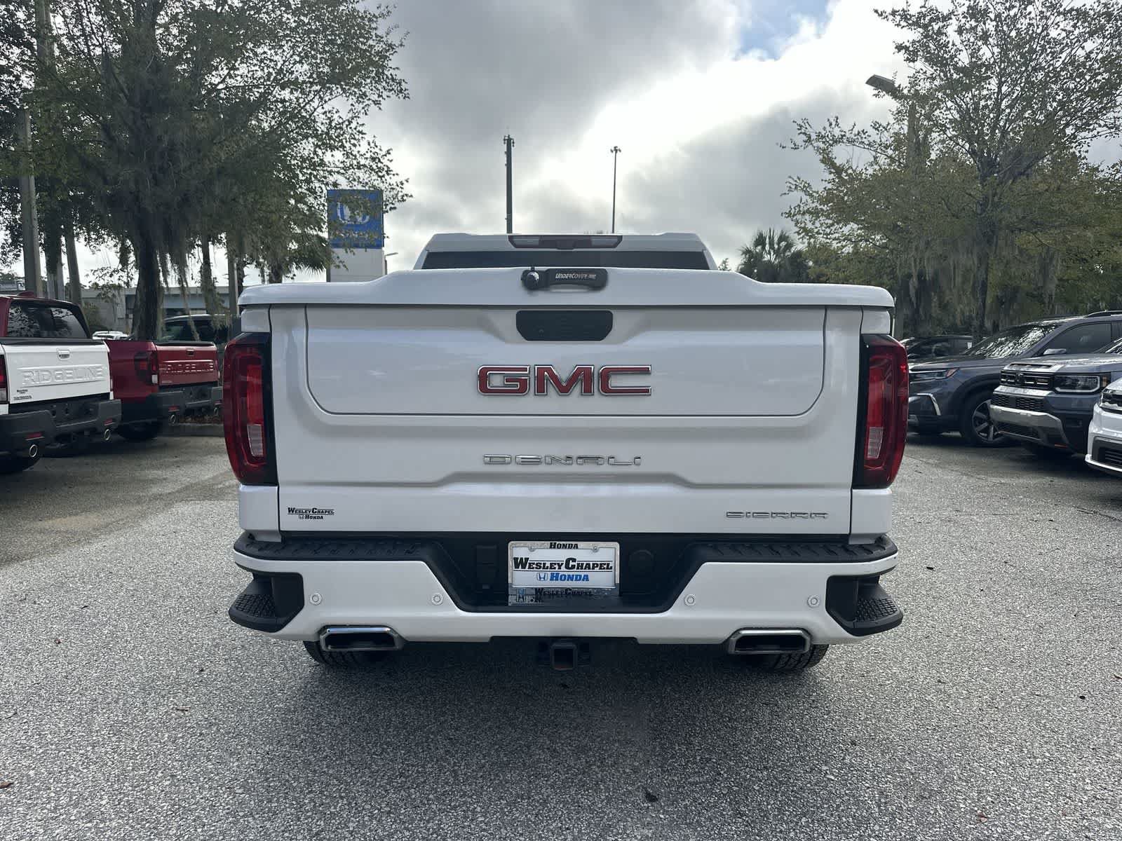 Used 2023 GMC Sierra 1500 Denali w/ Technology Package AWD/4WD image 4