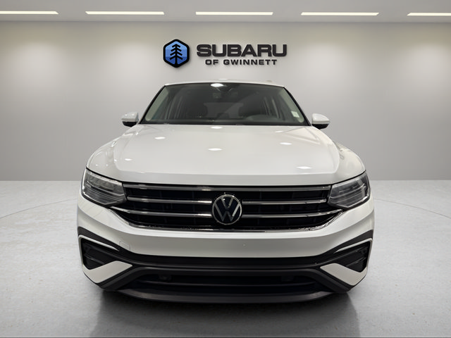 Used 2023 Volkswagen Tiguan SE w/ Panoramic Sunroof Package FWD image 8