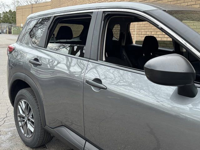 Used 2024 Nissan Rogue S image 5
