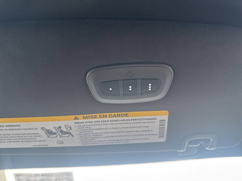 New 2026 Chrysler Pacifica Pinnacle AWD/4WD image 32