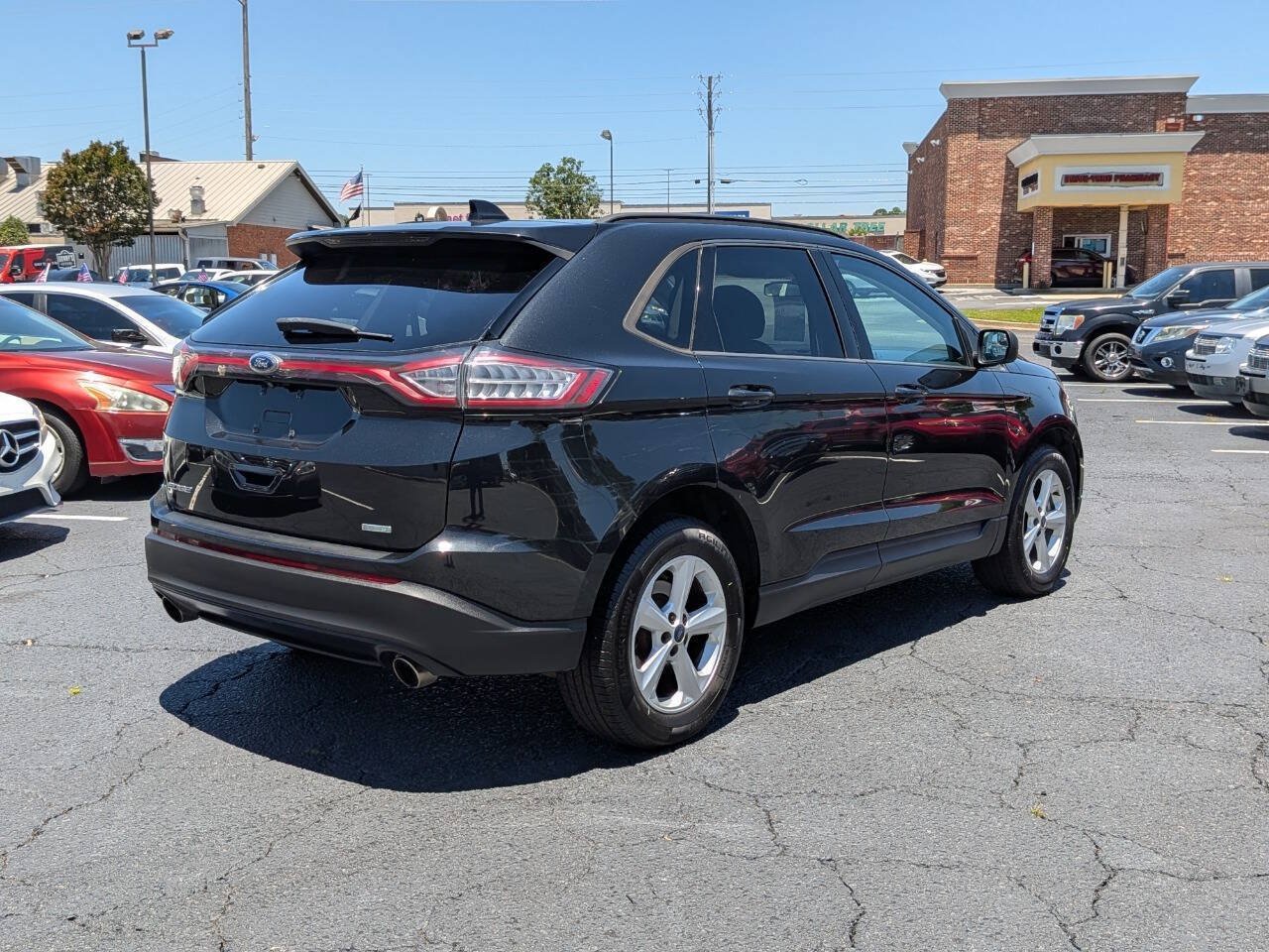 Used 2015 Ford Edge SE w/ Cargo Accessory Package FWD image 6