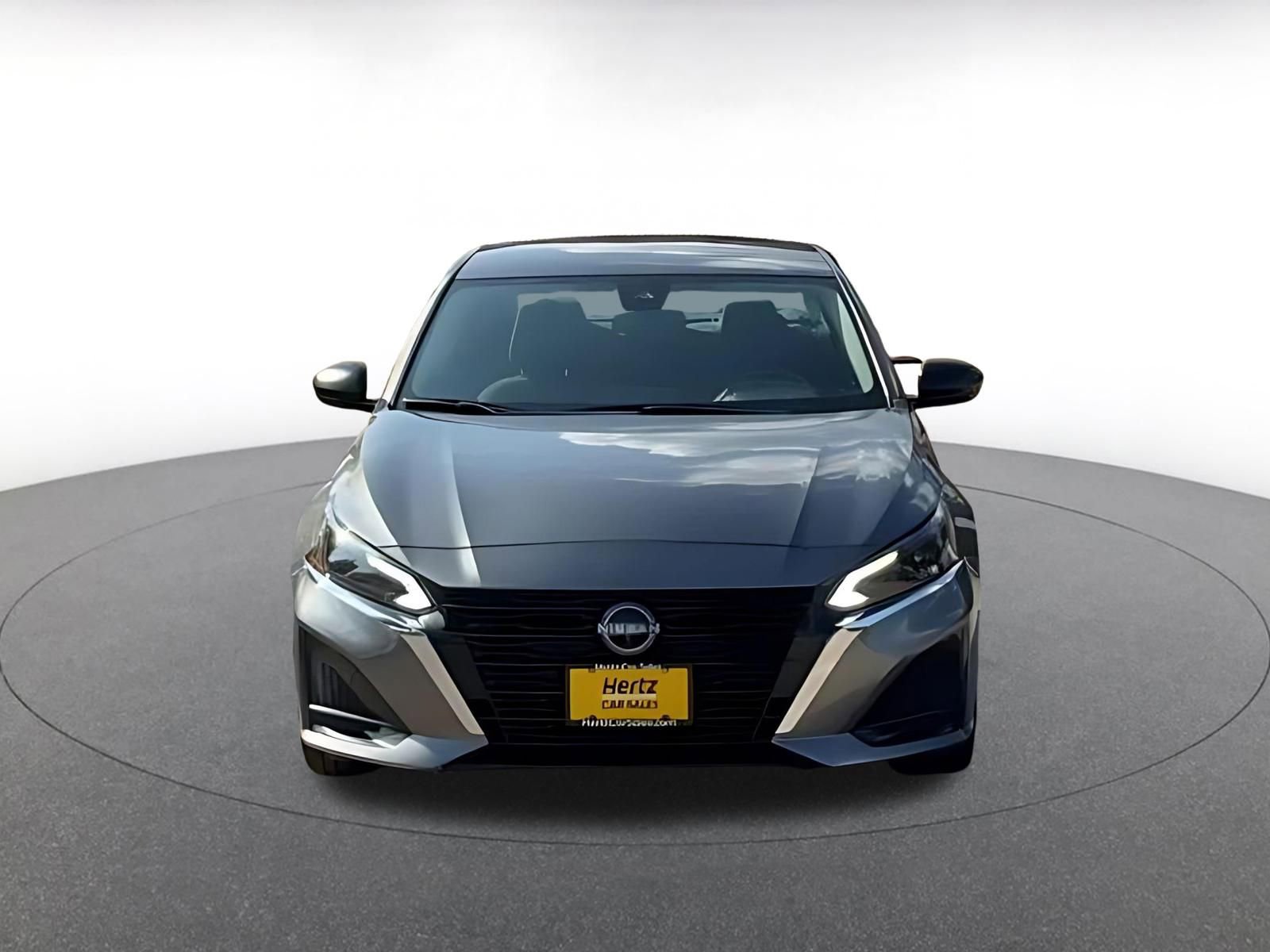 Used 2025 Nissan Altima 2.5 SV FWD image 4