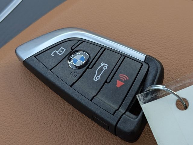 New 2026 BMW 330i Sedan w/ M Sport Package RWD image 33