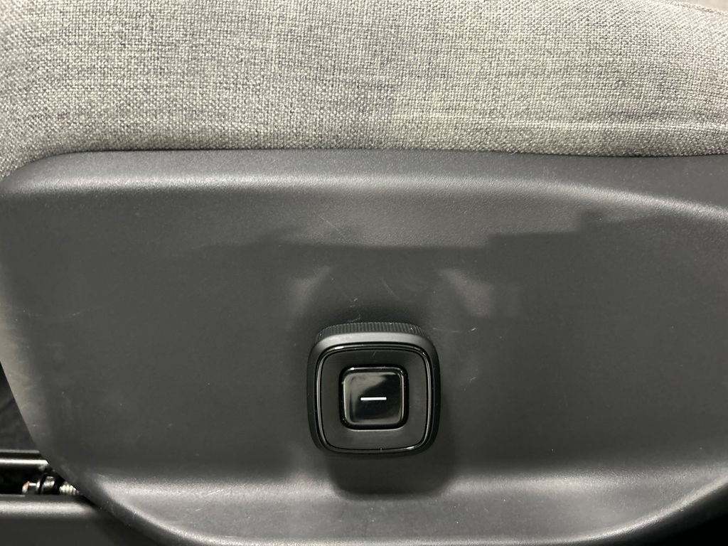 Certified 2025 Volvo EX30 Ultra w/ Climate Package AWD/4WD image 11
