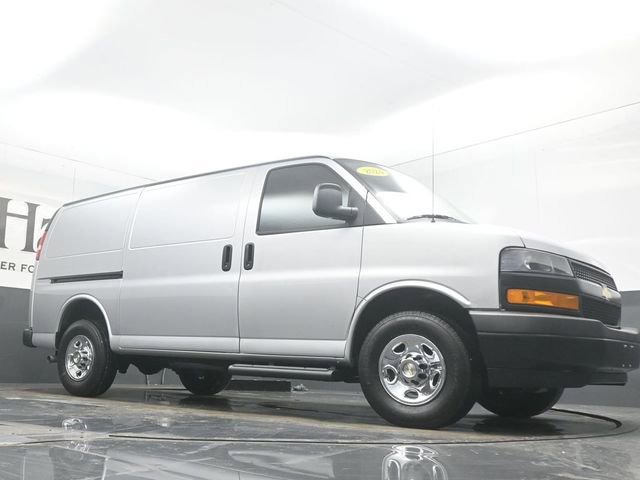 Used 2024 Chevrolet Express 3500 image 2
