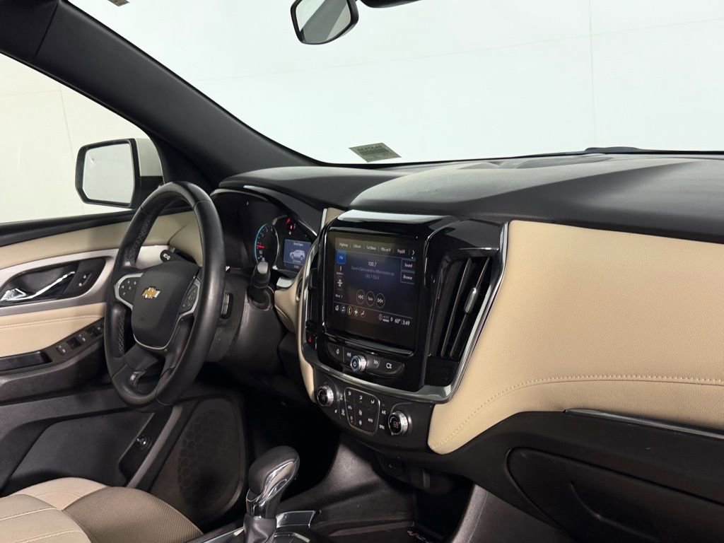 Used 2023 Chevrolet Traverse LT image 33