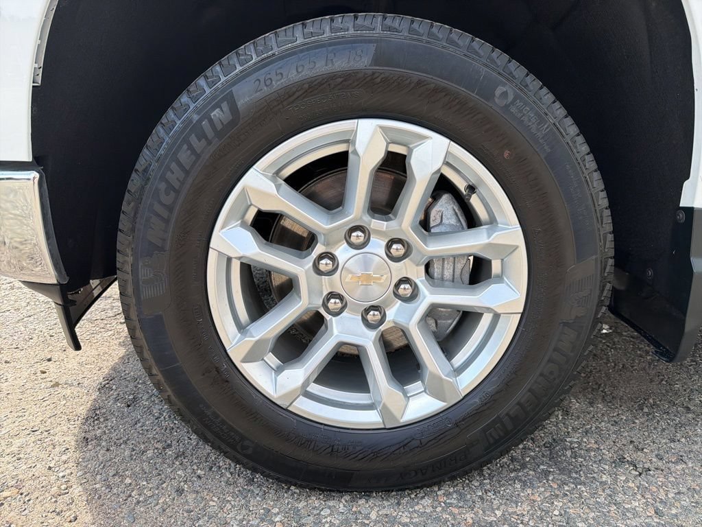Used 2023 Chevrolet Silverado 1500 LT AWD/4WD image 10