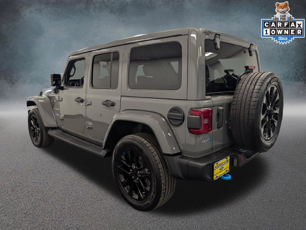 Used 2023 Jeep Wrangler Unlimited Sahara w/ Cold Weather Group AWD/4WD image 7