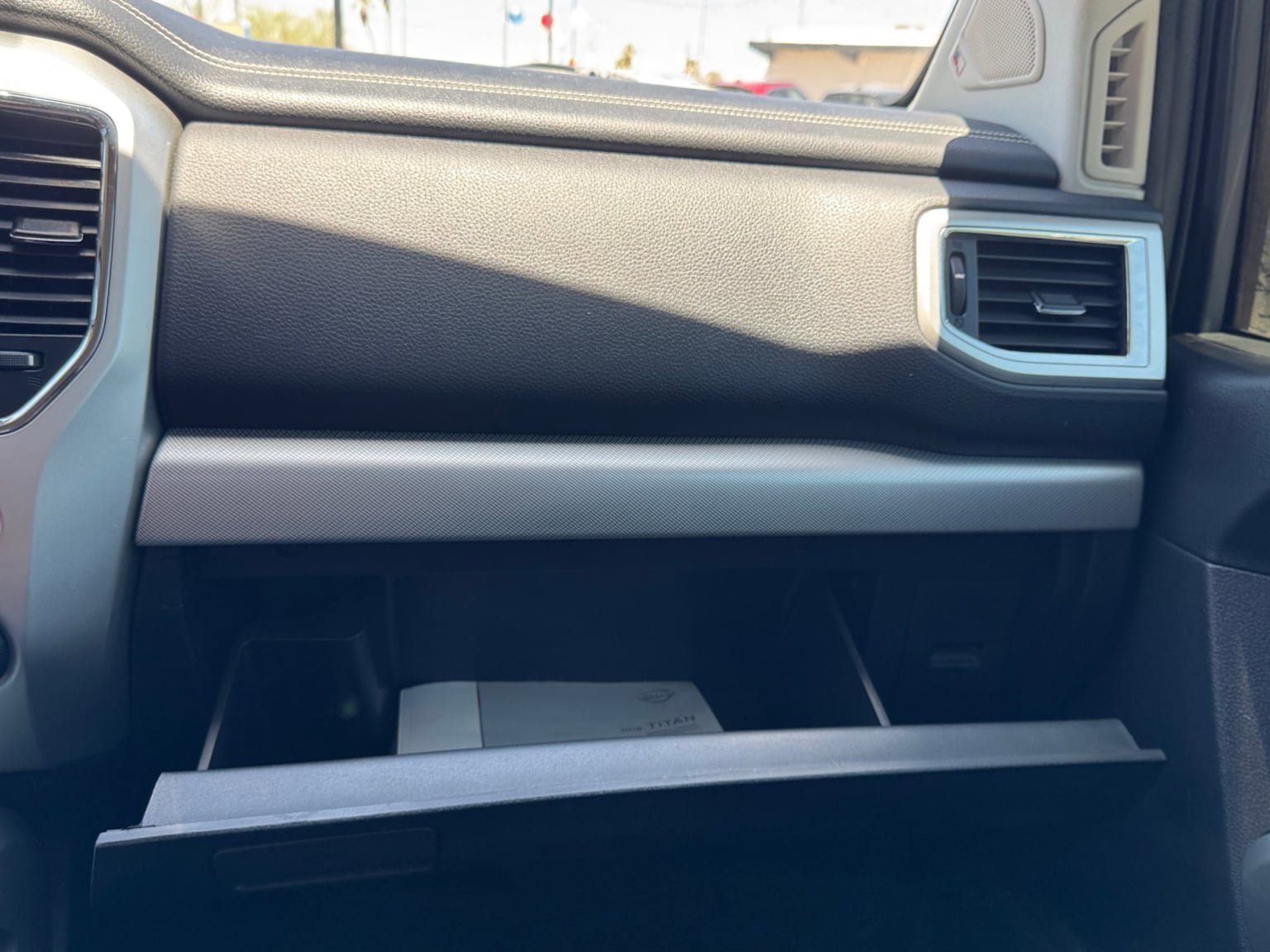 Used 2018 Nissan Titan PRO-4X AWD/4WD image 24