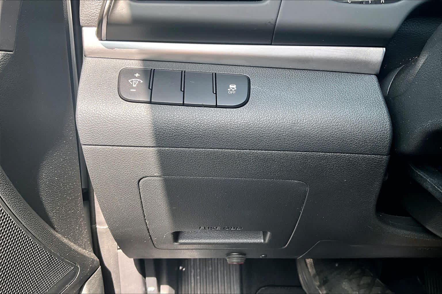 Used 2019 Hyundai Elantra SE w/ Cargo Package FWD image 34