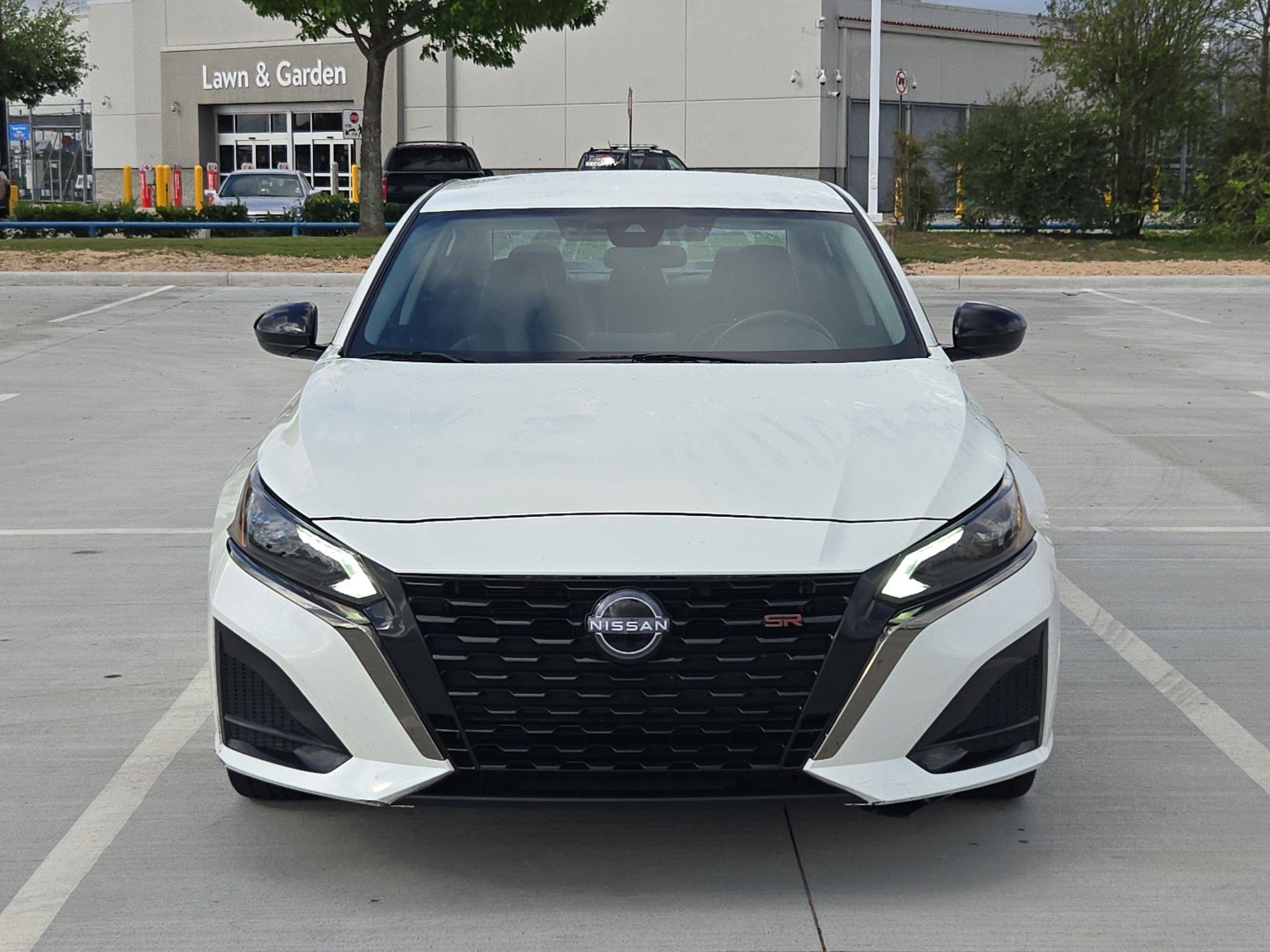 Used 2025 Nissan Altima 2.5 SR image 9