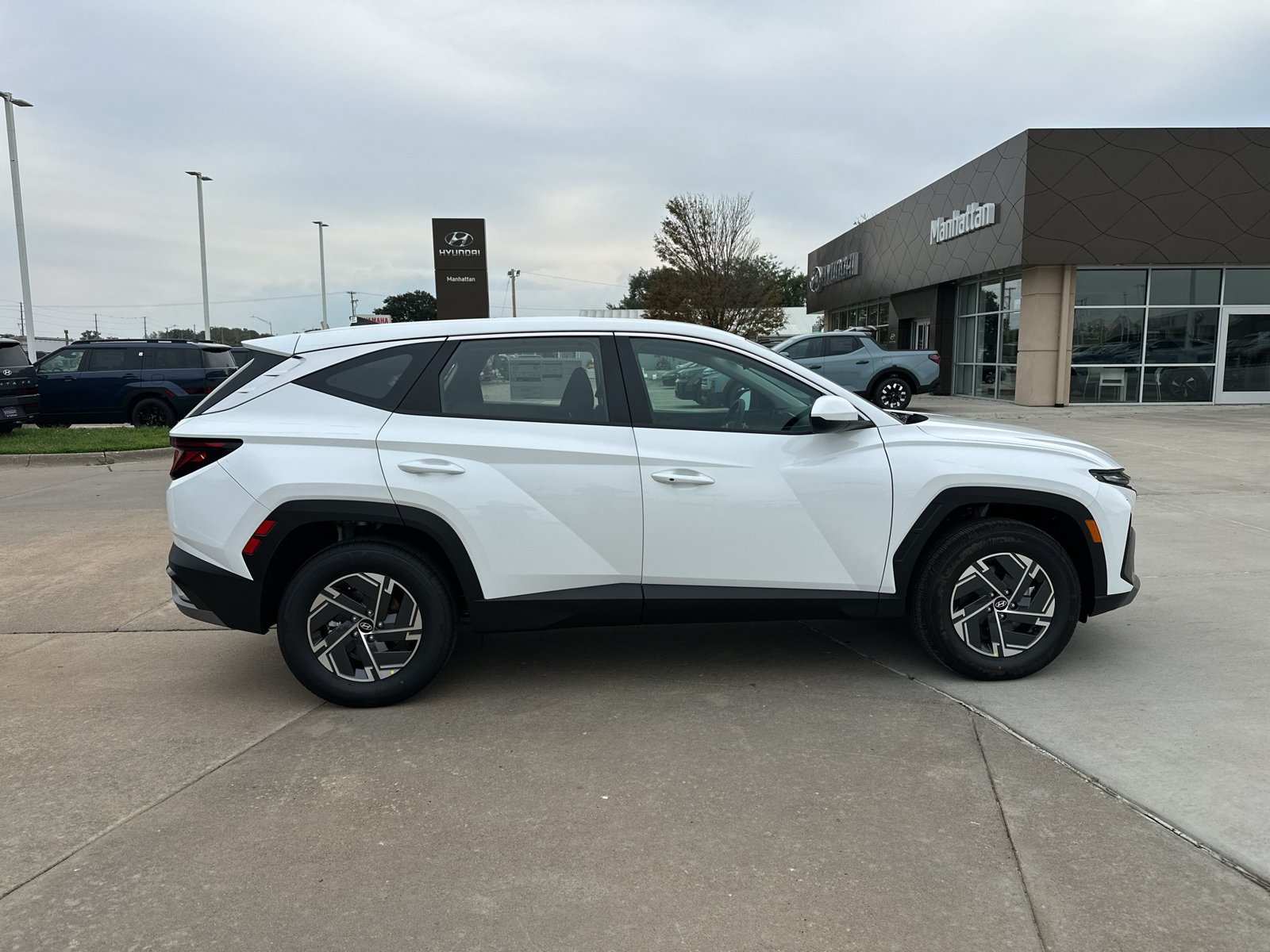 New 2026 Hyundai Tucson Blue SE AWD/4WD image 12