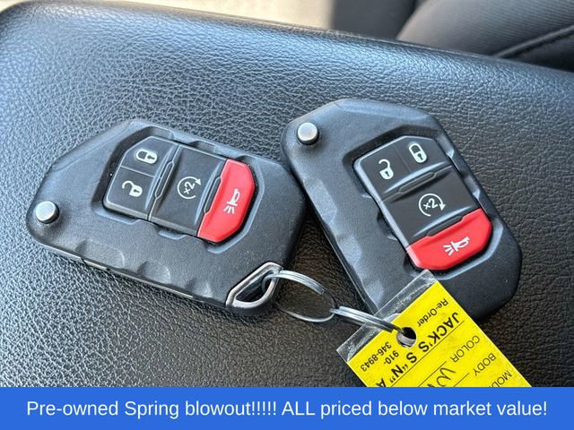 Used 2023 Jeep Wrangler Unlimited w/ Cold Weather Group AWD/4WD image 29