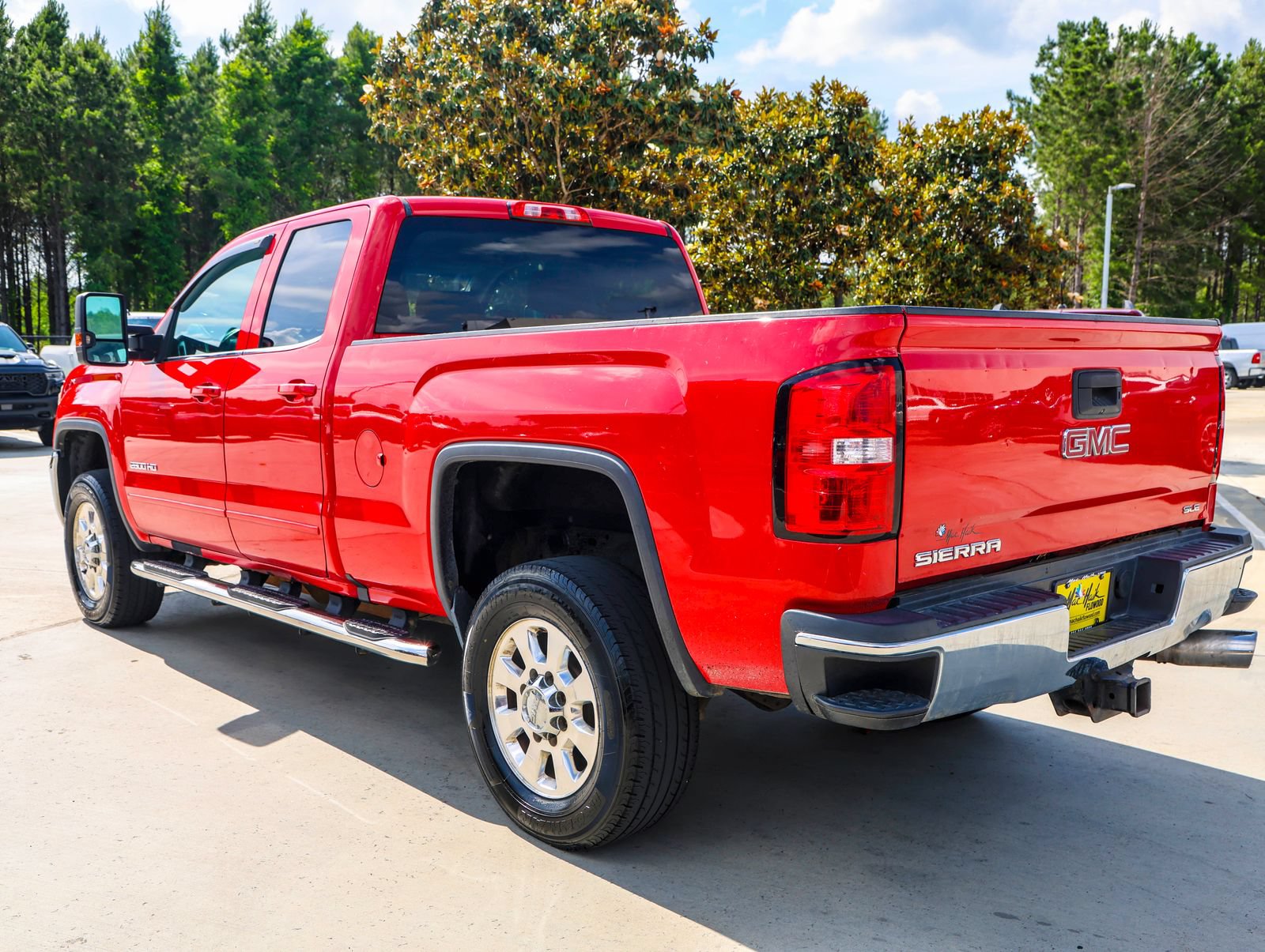 Used 2017 GMC Sierra 2500 SLE w/ SLE Fleet Preferred Package AWD/4WD image 5