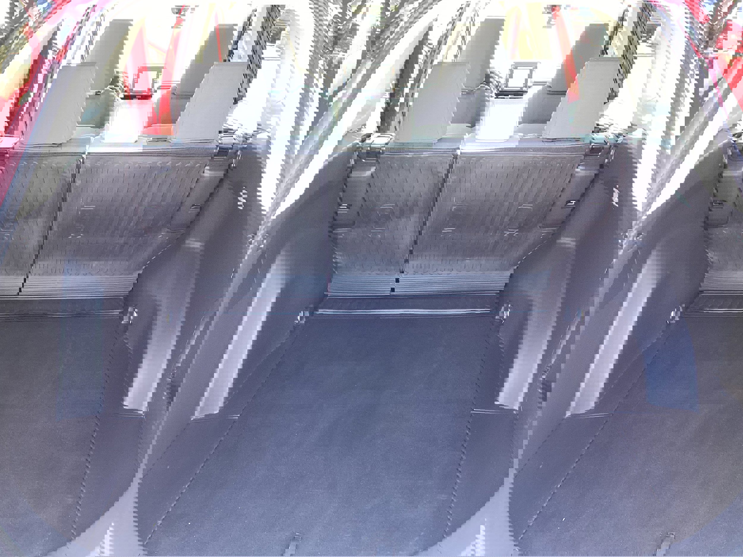 Used 2021 Toyota RAV4 XLE w/ XLE Grade Weather Package image 14